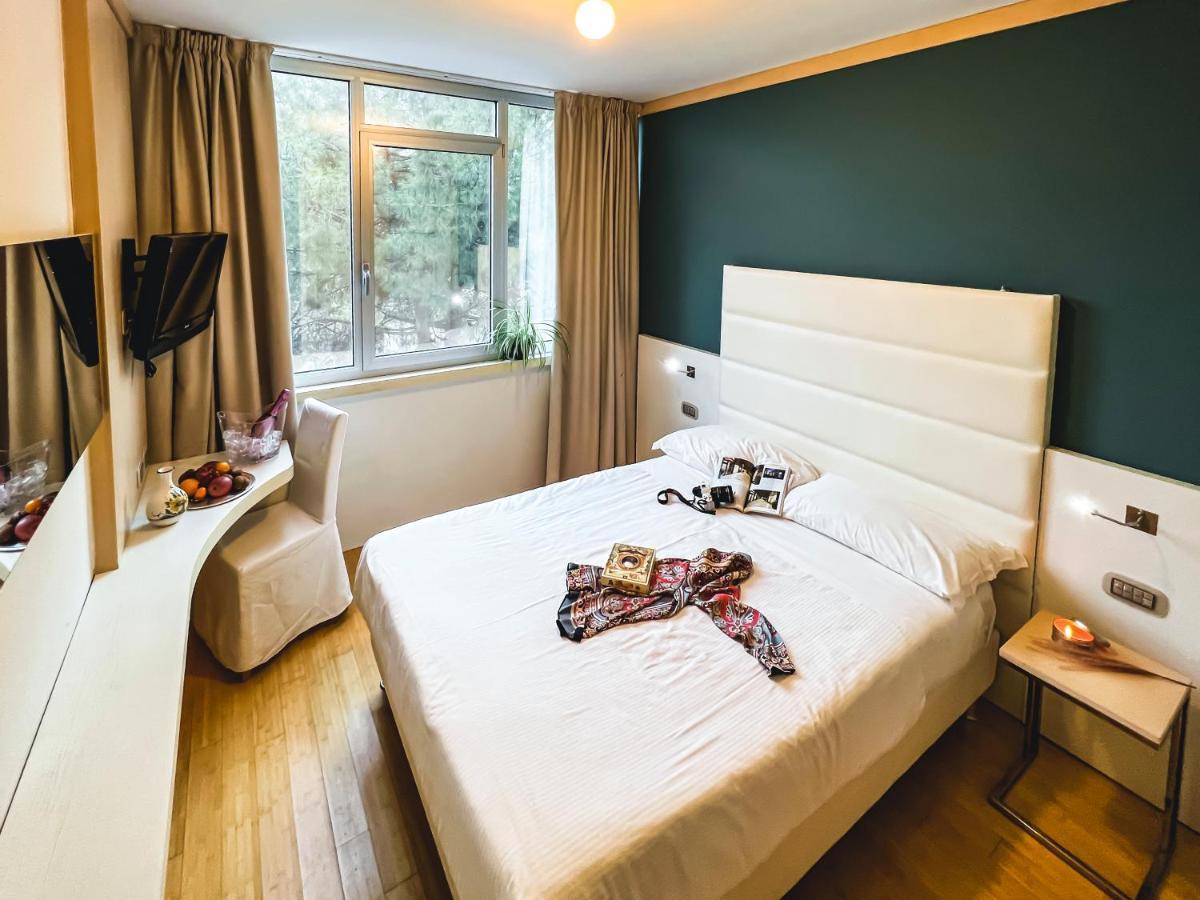 Hotel Abruzzi Teramo Bagian luar foto